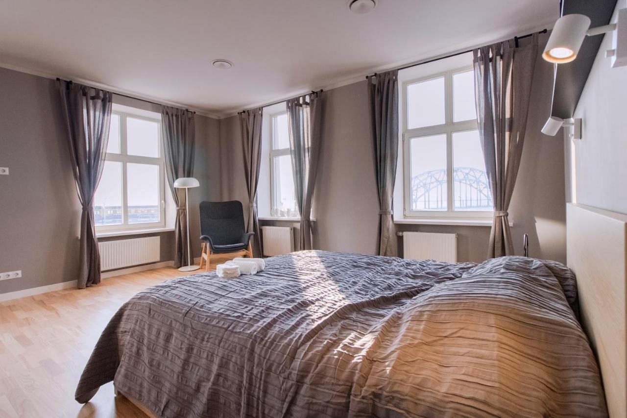 Modern Apartment In Old Riga With A River View Dış mekan fotoğraf