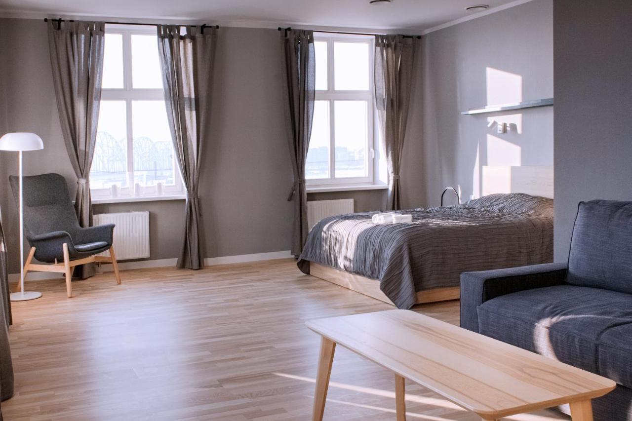 Modern Apartment In Old Riga With A River View Dış mekan fotoğraf