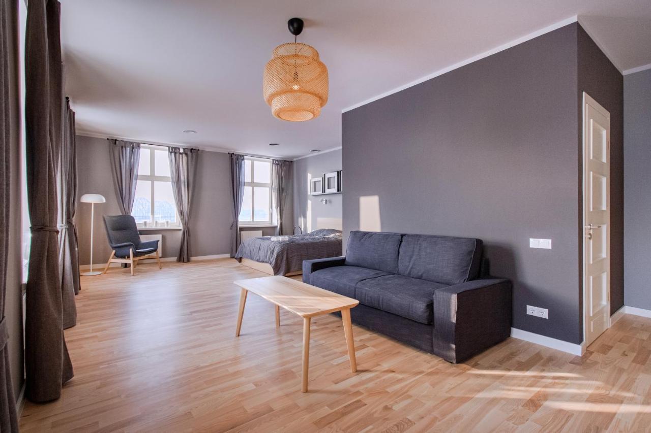 Modern Apartment In Old Riga With A River View Dış mekan fotoğraf