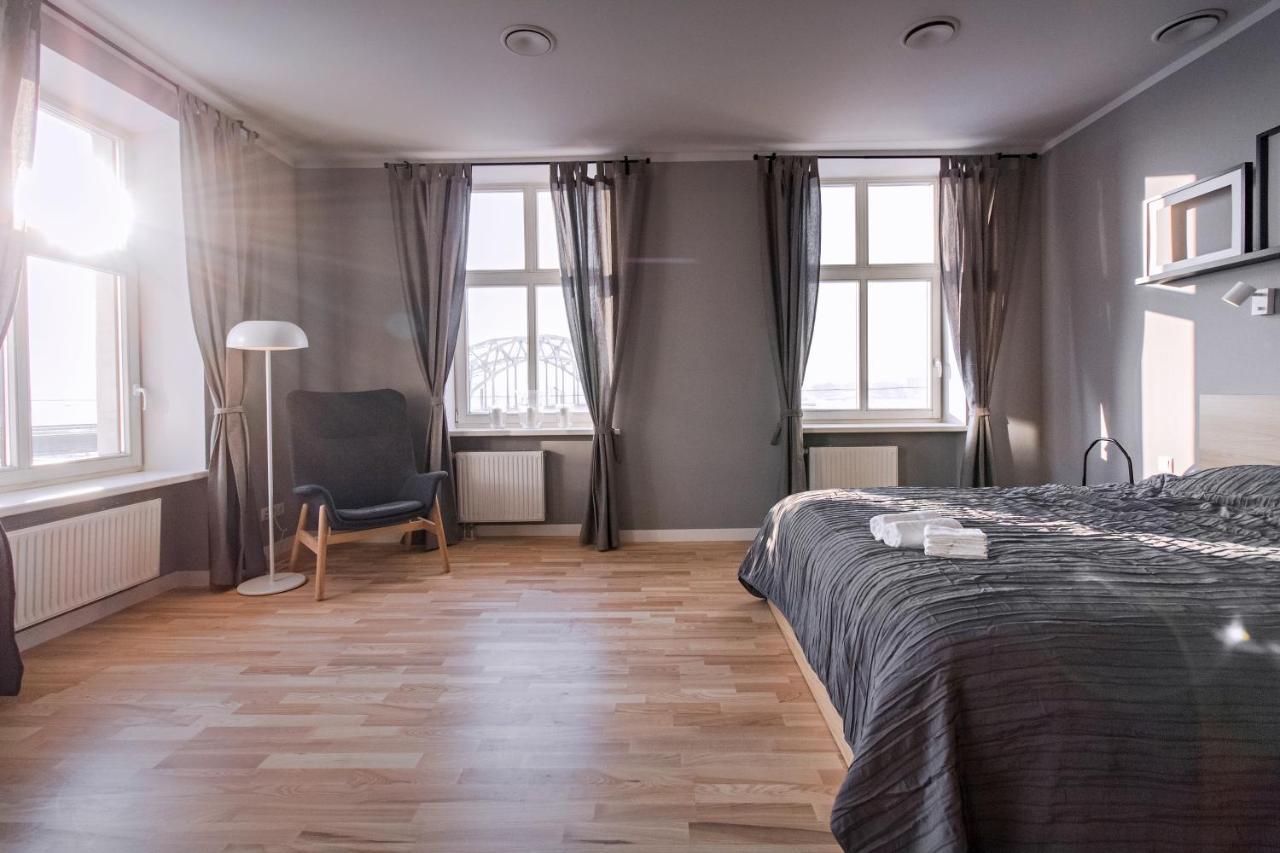 Modern Apartment In Old Riga With A River View Dış mekan fotoğraf